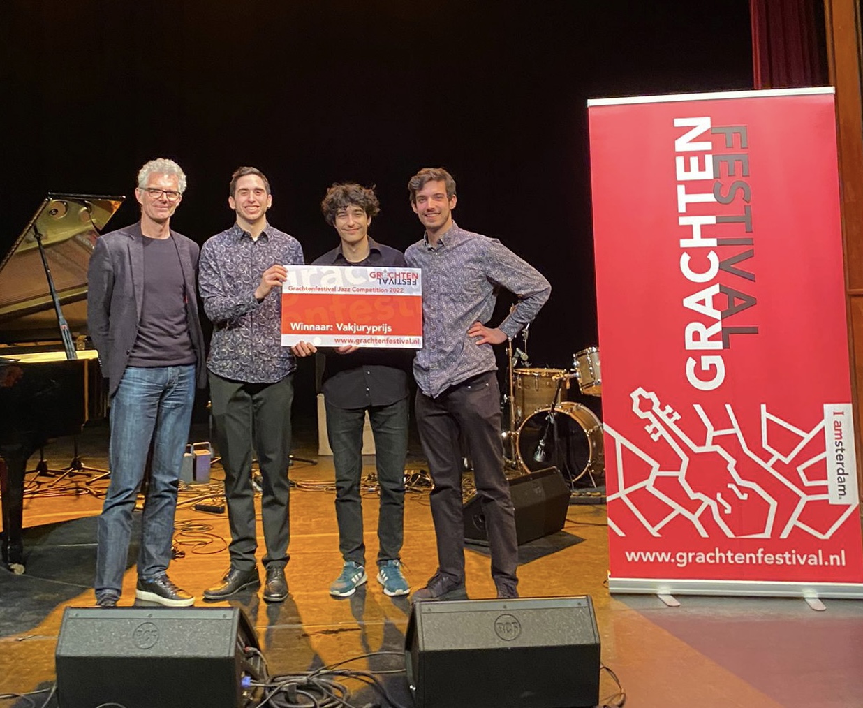 Frank van Berkel met de winnaars van de vakjuryprijs: Het Martí Mitjavila Trio